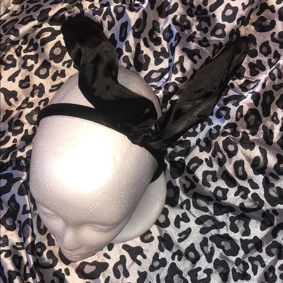 Bunny ears 🖤🐇 - Picture 2 of 2